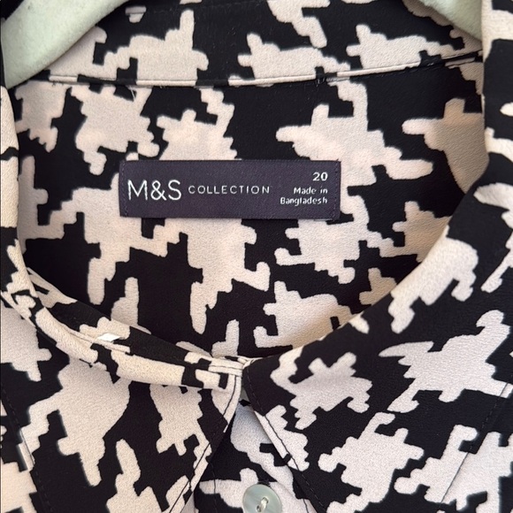Marks & Spencer Black and Cream Houndstooth Graphic Blouse - Picture 3 of 12